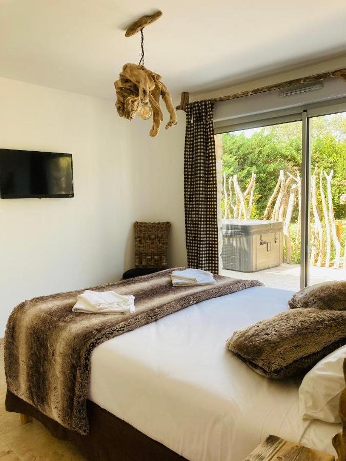 Bed and Breakfast Manade Des Baumelles Saintes-Maries-de-La-Mer Exterior foto
