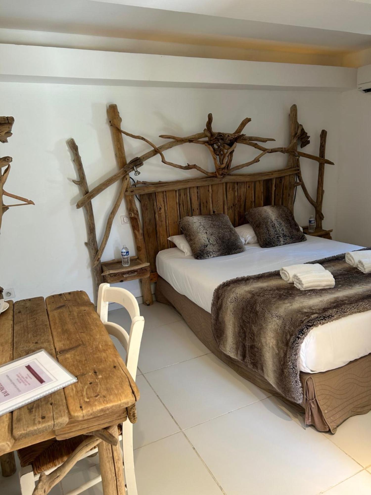 Bed and Breakfast Manade Des Baumelles Saintes-Maries-de-La-Mer Exterior foto