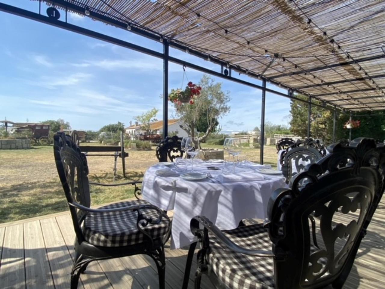 Bed and Breakfast Manade Des Baumelles Saintes-Maries-de-La-Mer Exterior foto