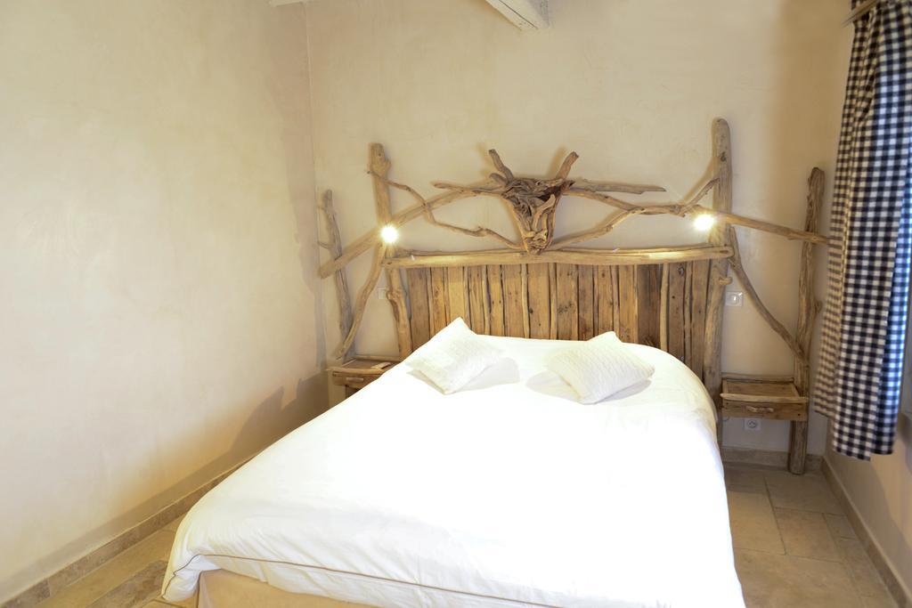 Bed and Breakfast Manade Des Baumelles Saintes-Maries-de-La-Mer Zimmer foto